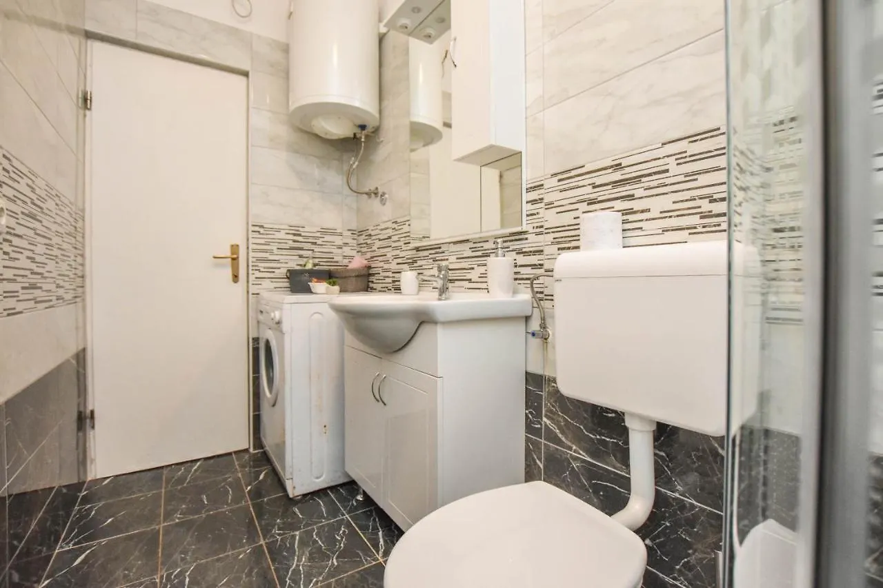 Apartment Rota Turanj 0*,